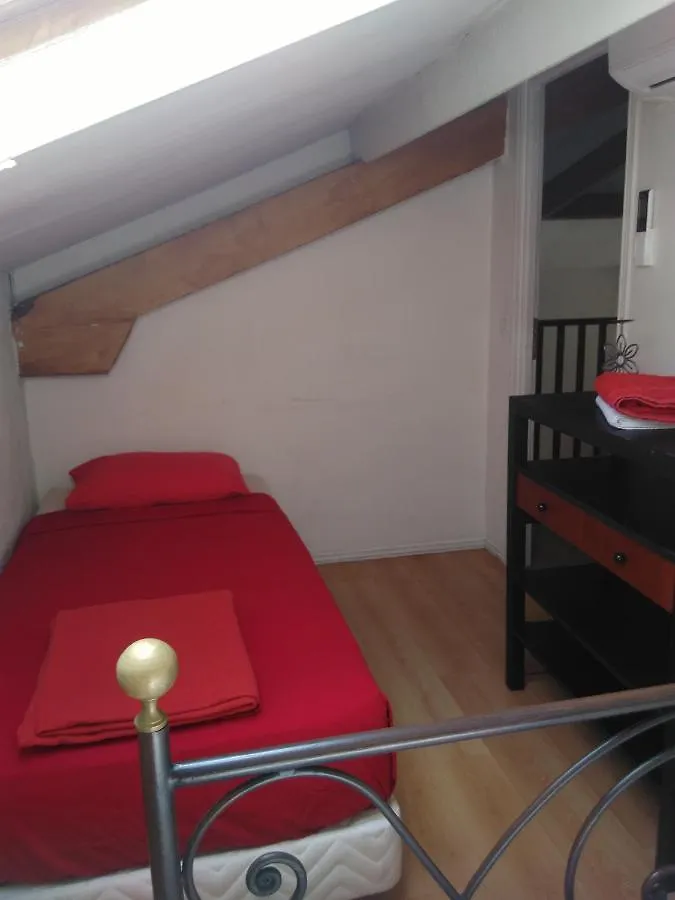 Crew Lighthouse Hostel Antibes