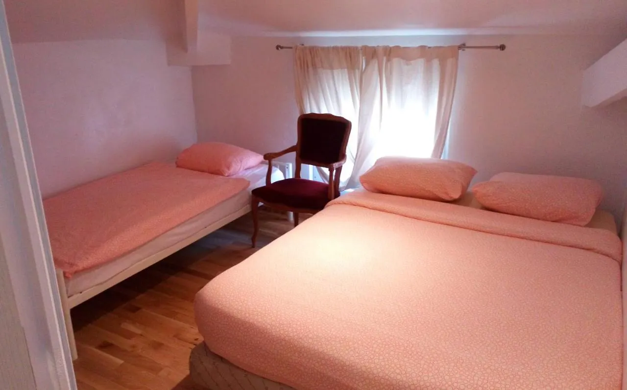 Crew Lighthouse Hostel Antibes