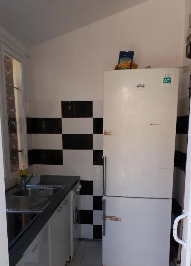 Crew Lighthouse Hostel Antibes