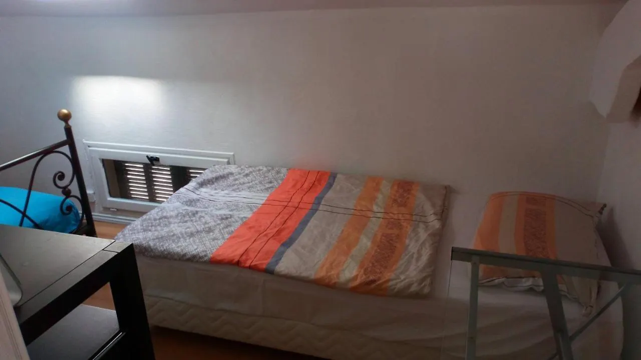 Crew Lighthouse Hostel Antibes