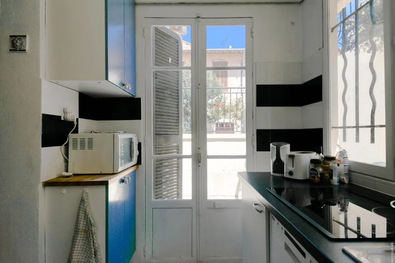 Crew Lighthouse Hostel Antibes