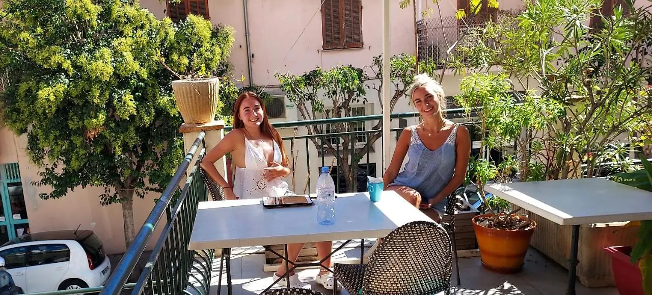 Crew Lighthouse Hostel Antibes