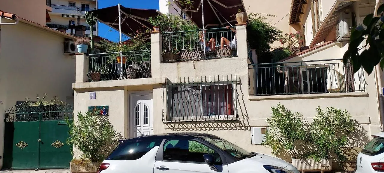 Crew Lighthouse Hostel Antibes