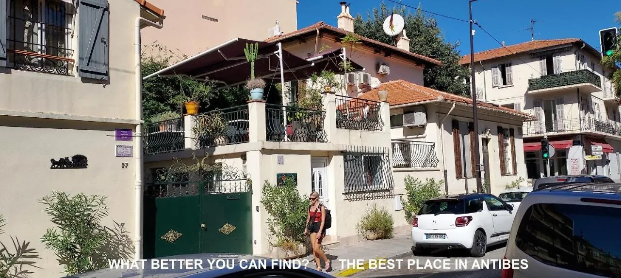 Crew Lighthouse Hostel Antibes
